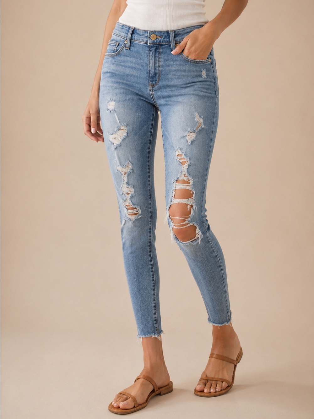 Mid rise Distressed Ankle Skinny Jeans